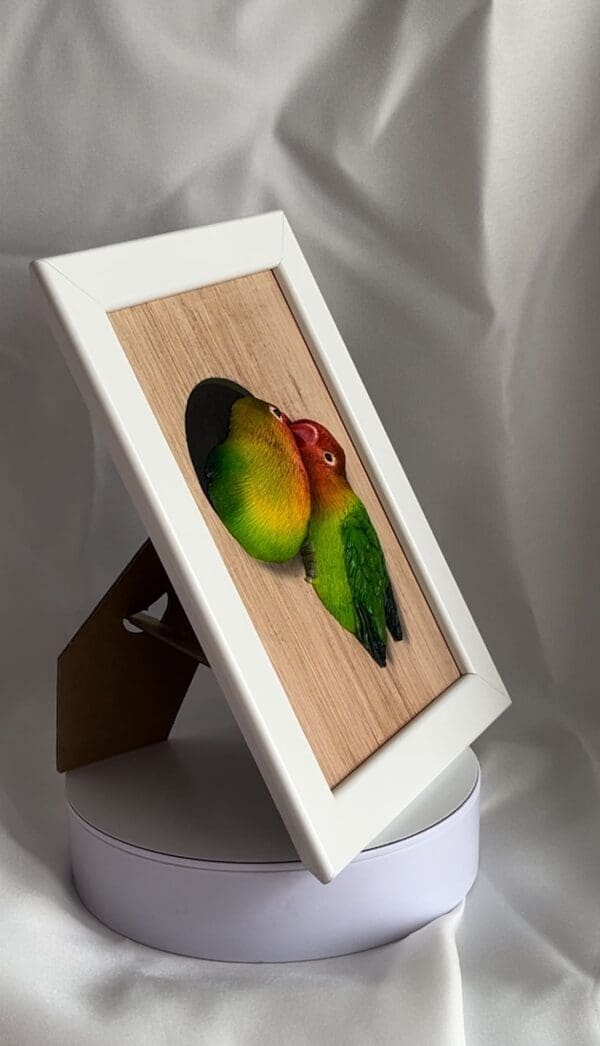 3D handmade realistic framed parrots - Image 2