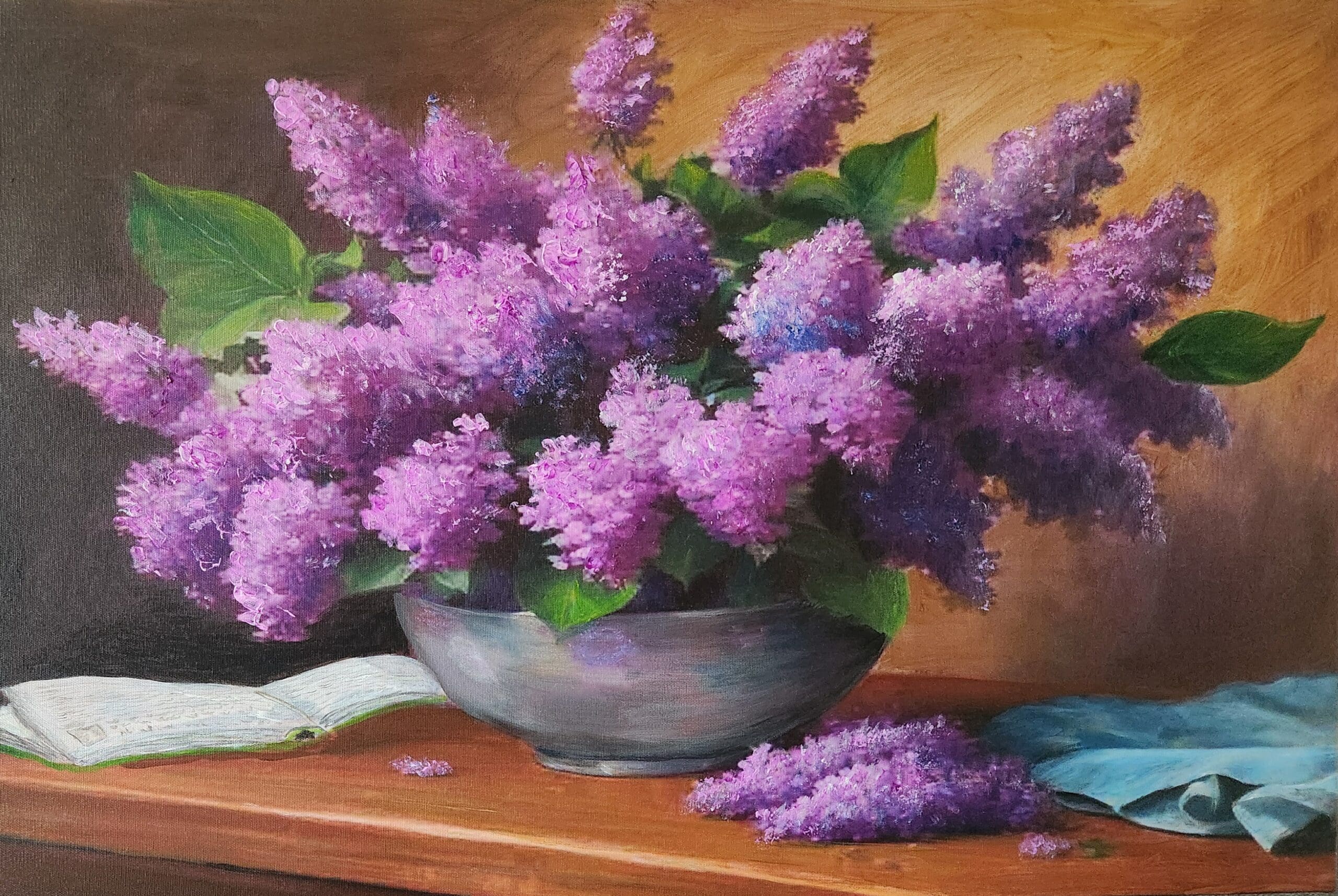 Lilacs in bowl